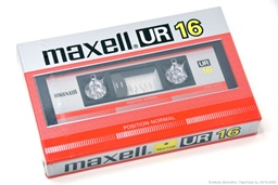 Maxell UR 16