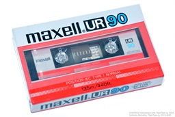 Maxell UR 90