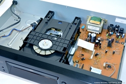 2001 Sony CDP-XE570