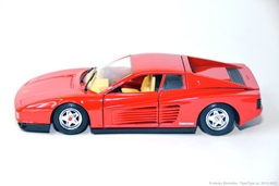 1:24 BBurago 1984 Ferrari Testarossa